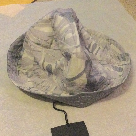 Lex Breezy - Picture 2 of 4